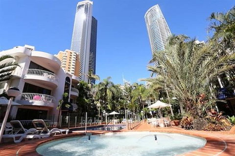 St Tropez Apartments - Accommodation QLD 2