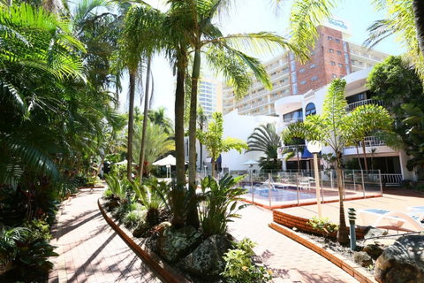 St Tropez Apartments - Accommodation QLD 4