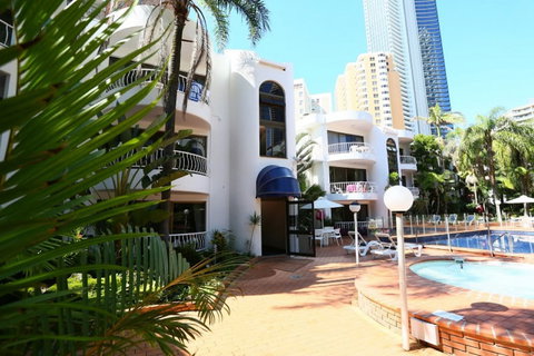 St Tropez Apartments - Accommodation QLD 1