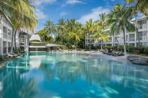 Peppers Beach Club - Accommodation QLD 4