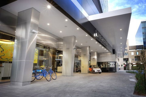 Art Series - The Olsen - Accommodation QLD 7