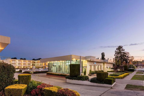 Central Motel & Apartments Signature Collection - Accommodation QLD 1