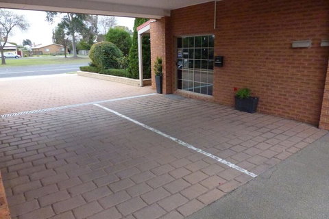 Colonial Motor Inn Bairnsdale - Accommodation QLD 3