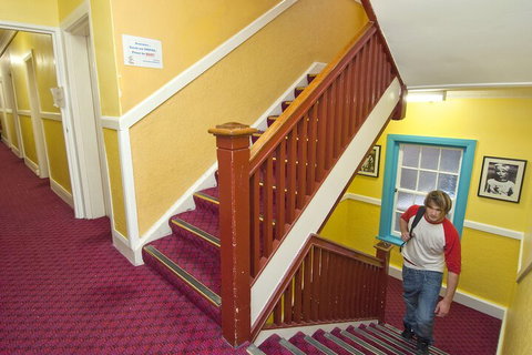 Jolly Swagman Backpackers - Accommodation QLD 3