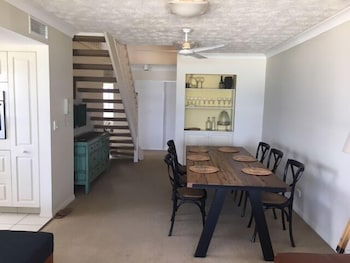 Casablanca Palms On The Beach - Accommodation QLD 6