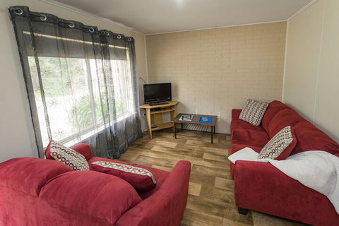 Restaway Holiday Units - Accommodation QLD 4