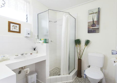 Raceways Motel - Accommodation QLD 6