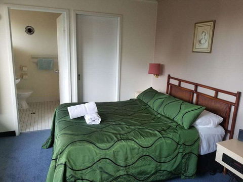 Raceways Motel - Accommodation QLD 5