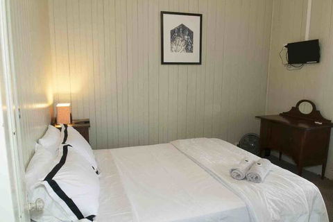 Ulmarra Hotel - Accommodation QLD 4