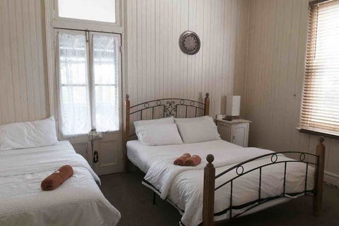 Ulmarra Hotel - Accommodation QLD 5