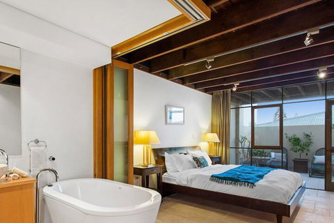 James Street Warehouse - Accommodation QLD 4