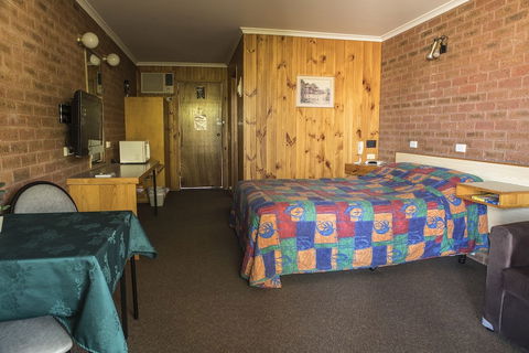 Country Roads Motor Inn Narrandera - Accommodation QLD 5