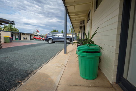 Pioneer Station Motor Inn - Accommodation QLD 1