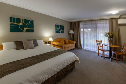 Club Inn Motel - Accommodation QLD 6