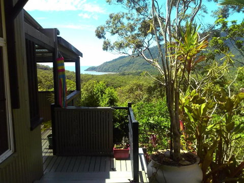 Cow Bay Hilltop Escape - Accommodation QLD 3