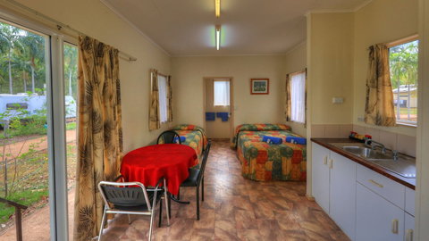 Batchelor Holiday Park - Accommodation QLD 4