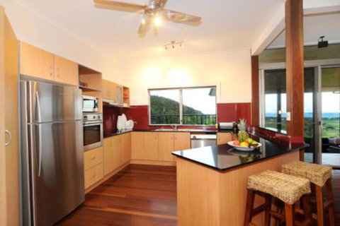 Seaview - Accommodation QLD 2