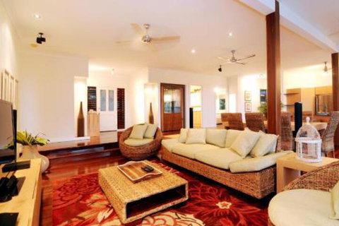 Seaview - Accommodation QLD 4