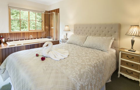 Mountain Lodge - Accommodation QLD 6