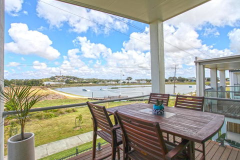 Lakeside Deck House - Accommodation QLD 5