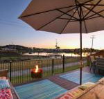 Lakeside Deck House - Accommodation QLD