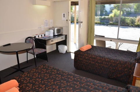 Warwick Motor Inn - Accommodation QLD 1
