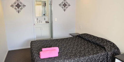 Warwick Motor Inn - Accommodation QLD 3