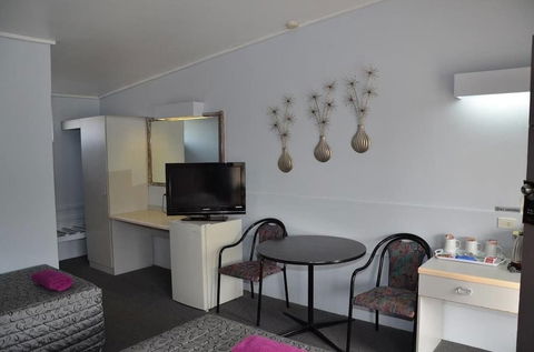 Warwick Motor Inn - Accommodation QLD 2
