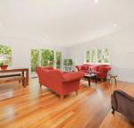Poets Cottage Fireplace Close to Treks - Accommodation QLD