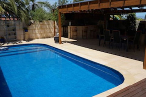 Ocean Reef Homestay - Accommodation QLD 0
