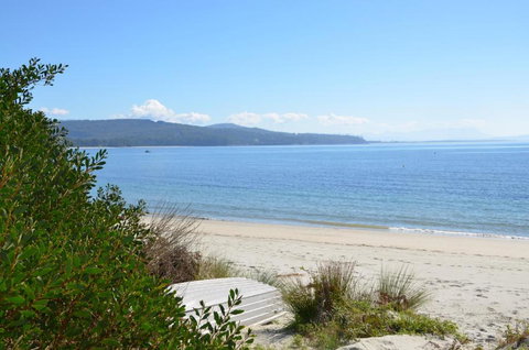 Yolla Beach House - Accommodation QLD 3