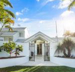 Island living in the heart of Noosa - Accommodation QLD