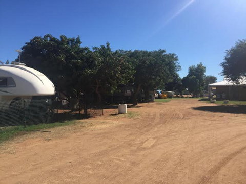 Carnarvon Caravan Park - Accommodation QLD 2
