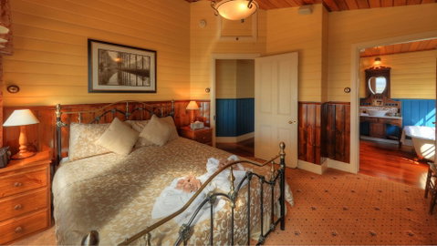 Island View Spa Cottage - Accommodation QLD 4