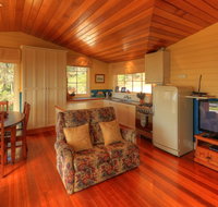 Island View Spa Cottage - Accommodation QLD