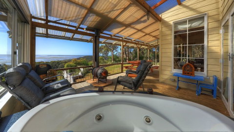 Island View Spa Cottage - Accommodation QLD 6