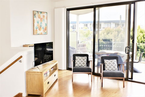 Rolling Waves 1 - Accommodation QLD 3