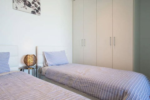 C3CBD Melbourne Apartment - Accommodation QLD 5
