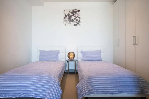 C3CBD Melbourne Apartment - Accommodation QLD 3