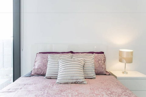 C3CBD Melbourne Apartment - Accommodation QLD 4