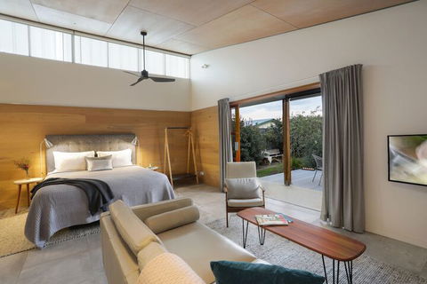 Studio 367 - Accommodation QLD 7