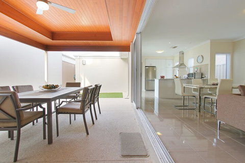 Anastasia Villa - Accommodation QLD 3