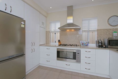 Anastasia Villa - Accommodation QLD 7