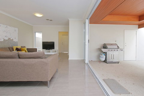 Anastasia Villa - Accommodation QLD 4