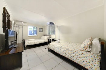 Airlie Getaway - Views - Accommodation QLD 1