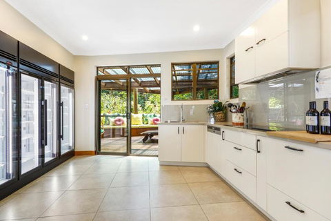 Aquila Retreat - Accommodation QLD 5