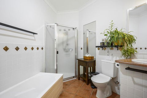 Aquila Retreat - Accommodation QLD 1