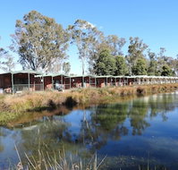 Victoria Lake Holiday Park - Accommodation QLD