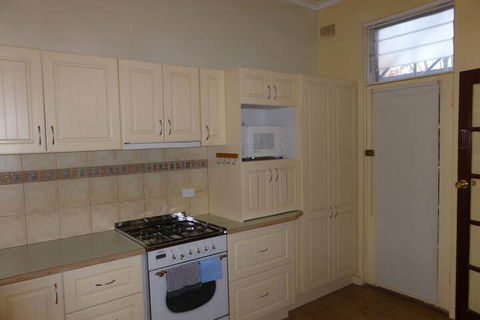 A Colourcity Apartments - Accommodation QLD 2