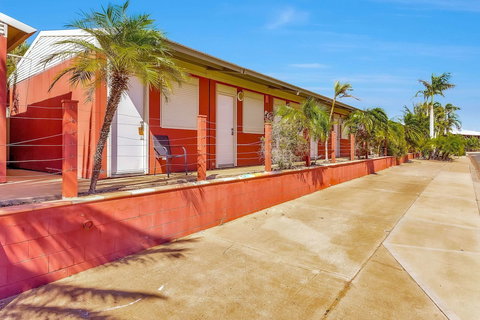 Econo Lodge Karratha - Accommodation QLD 1